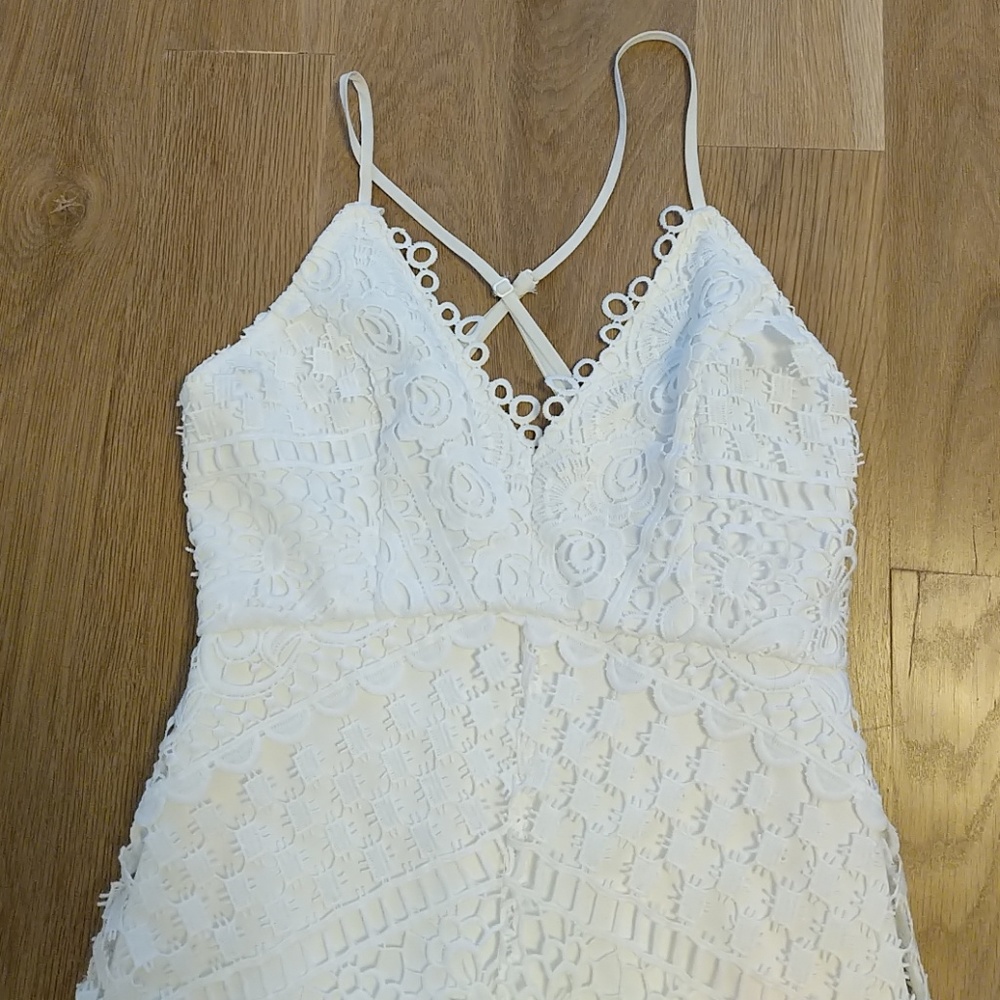 ASTR | White Lace Cross-back Dress